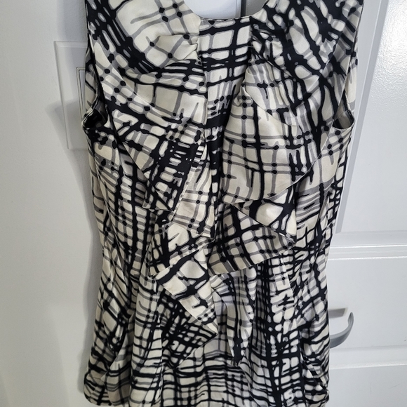 BCBG silk sleeveless blouse top - Picture 3 of 7